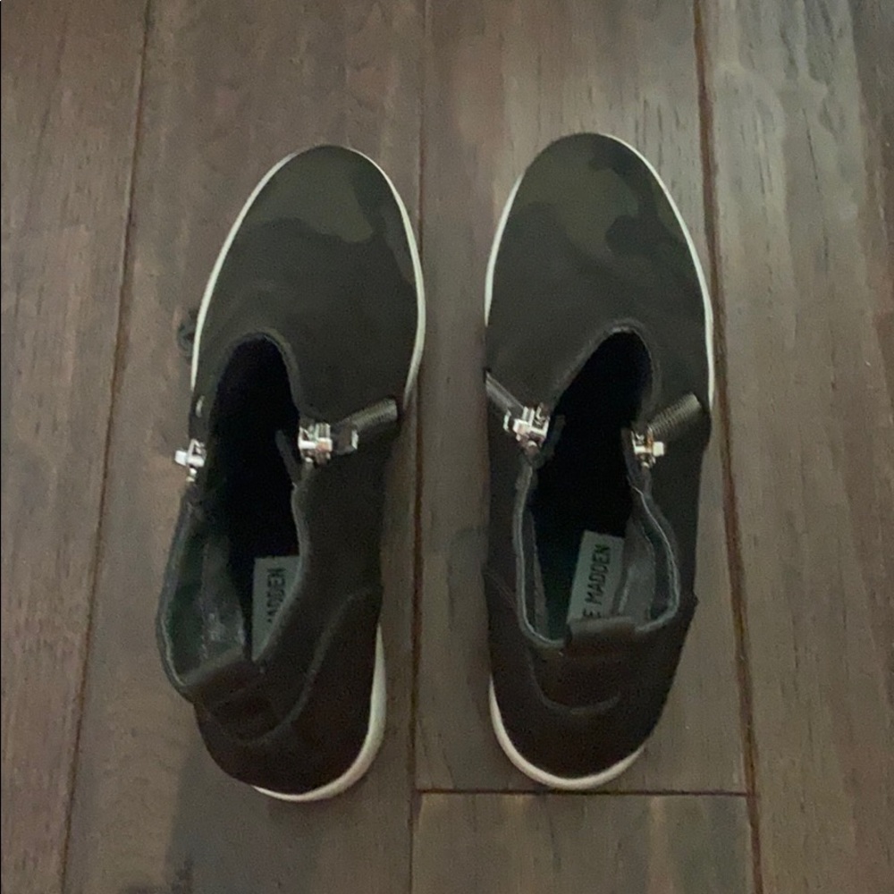 Steve Madden Wedgie Sneaker Women’s Shoe Camo
